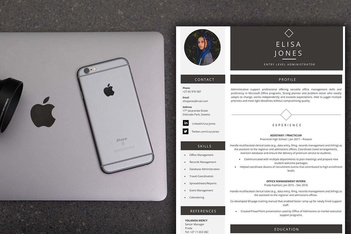 Administrator CV Design Preview 4 - Student Cycle